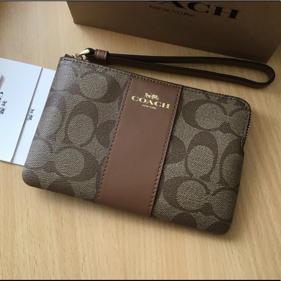 Coach Handbags - 🌸Coach Signature Leather Wristlet NWT.